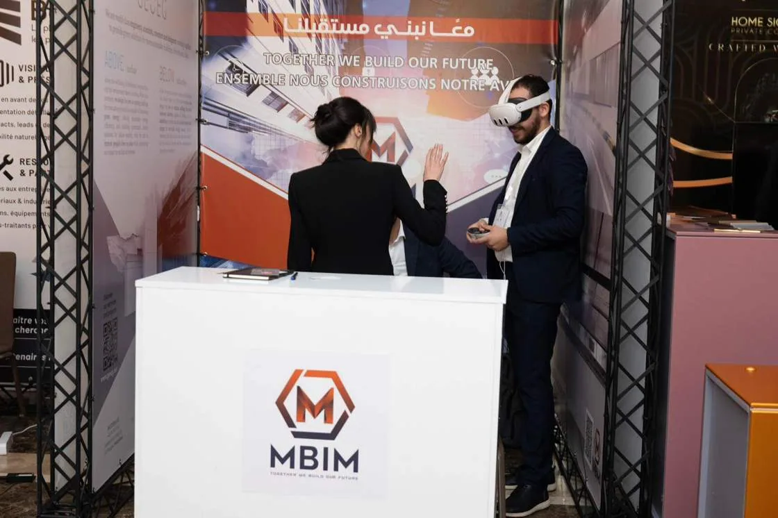A discussion at the MBIM Engineering stand