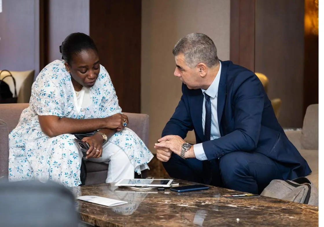 A one-to-one business meeting during the summit